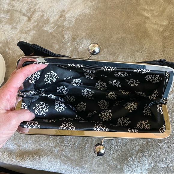 Jessica Simpson Cluth/Crossbody - Picture 4 of 7